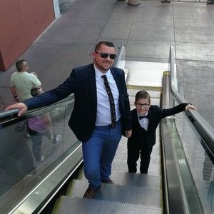 Meet your Posher, Tom